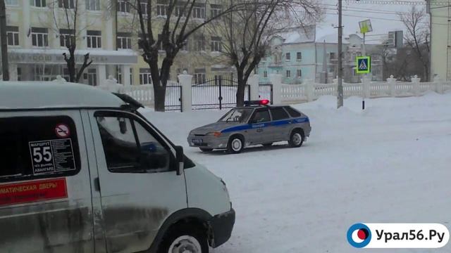 В Орске брошенные машины мешают чистить дороги, 16.03.2016 смотреть онлайн