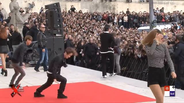 PSY GANGNAM STYLE Paris live flashmob at Trocadero with Cauet (NRJ) 파리 강남스타일 5.11.2012 смотреть онлайн