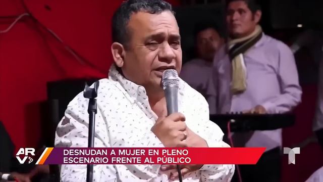 Tony Rosado es investigado por desnudar a una fan sobre el escenario en Perú смотреть онлайн