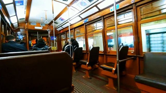 Very old trams in Lisbon with fast driver смотреть онлайн