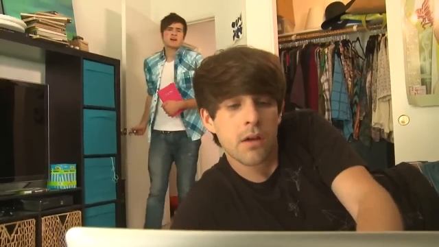 SMOSH САМЫЙ БОЛЬШОЙ ПРЫЩ! смотреть онлайн