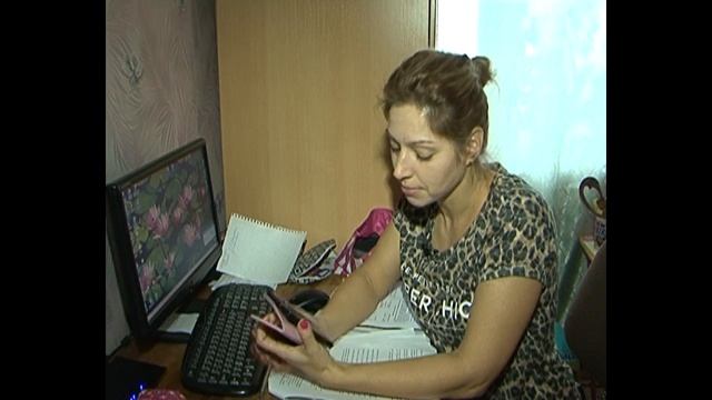 У жителей Гиндина, 12 из-за постоянного отключения электричества ломается техника смотреть онлайн