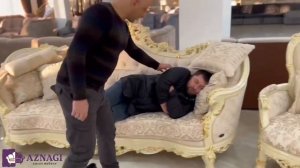 Шорц.Шапи и Алибек в Магазине мебели