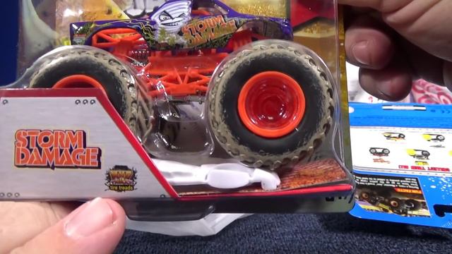 Monster Jam OLD STOCK appeared in stores, crushable cars and figures dudes! смотреть онлайн
