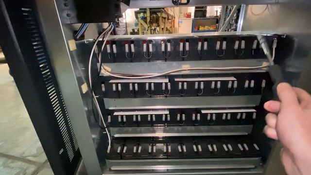 Riello MLT UPS battery wiring video. смотреть онлайн