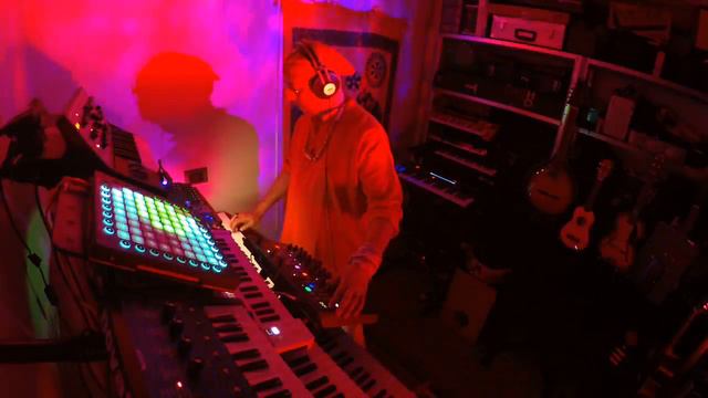 Leafs of synthetic forest (Waldorf Blofeld - Behringer Deepmind 12) смотреть онлайн