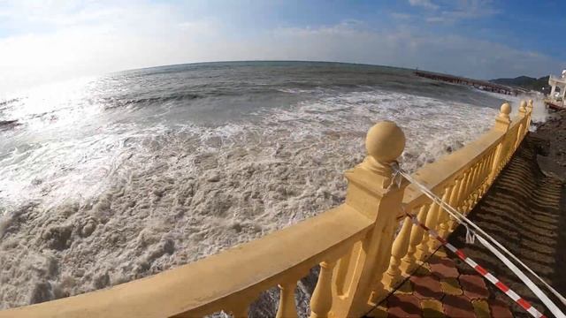 ЖЕСТЬ!  Море смыло набережную, выход прям в море!  Лоо  14.10.2021?ЛАЗАРЕВСКОЕ СЕГОДНЯ?СОЧИ.