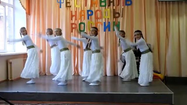 Фестиваль "Здравствуй, мир! Здравствуй, друг!". Выступление учащихся 1-4 классов смотреть онлайн