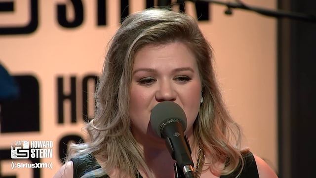 Kelly Clarkson “Since U Been Gone” Live On The Stern Show (2017)