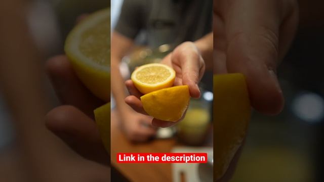 Fresh juice - apple, lemon and ginger in the Breville Juicer смотреть онлайн