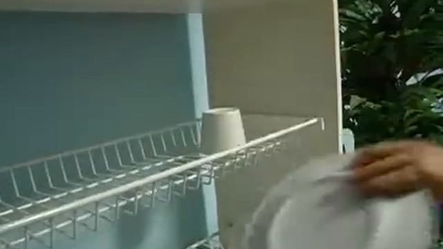 Линейный лифт опускает посуду из навесного шкафчика смотреть онлайн