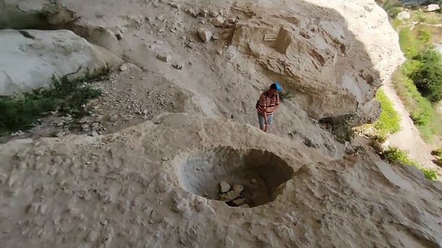 Качи-Кальон. ДРЕВНИЙ ХРАМ СВЯТОЙ АНАСТАСИИ. Гигантские гроты. Пещерный город корабль (2 часть). смотреть онлайн