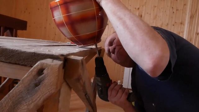 Как ПРОСВЕРЛИТЬ отверстие в ЦВЕТОЧНОМ ГОРШКЕ. смотреть онлайн