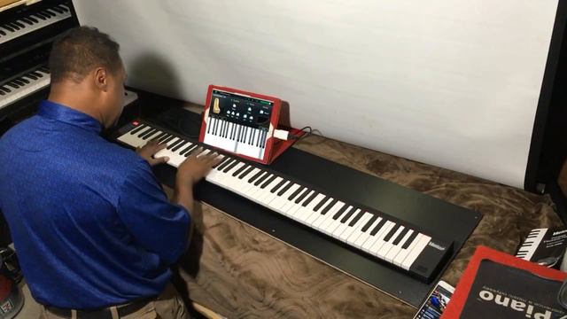 The Best Travel Piano Veetop Folding 88key Digital Piano built by Konix with Kris Nicholson смотреть онлайн