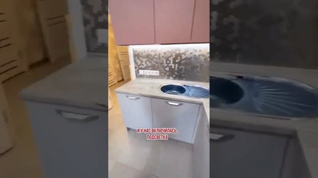 Кухни на заказ. Секретная фишка удобной кухни. Сенсорная подсветка смотреть онлайн