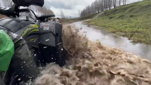 Утопили квадрик в ручье. 1-я часть. Квадроцикл РМ-800. смотреть онлайн