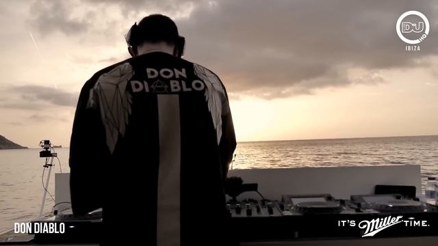 Don Diablo sunset DJ set from an epic Ibiza boat! смотреть онлайн
