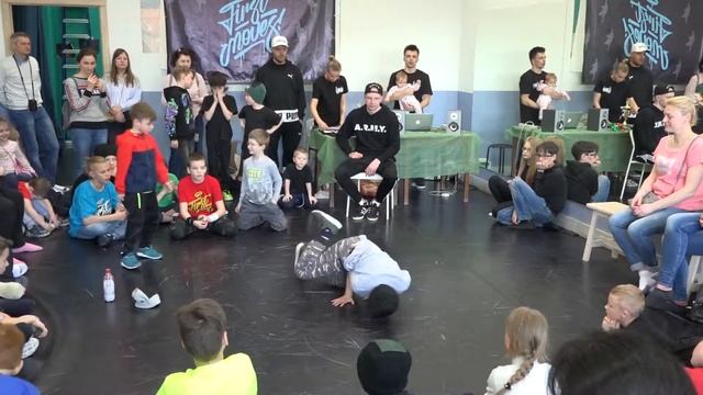 First Moves Jam 2019 - juniors 1х1 - Рома VS Данила смотреть онлайн