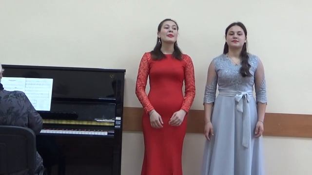 Сейтасанова Севиля 18 лет ,Сейтасанова Сафие 17 лет. М. Блантер " У крыльца высокого". смотреть онлайн