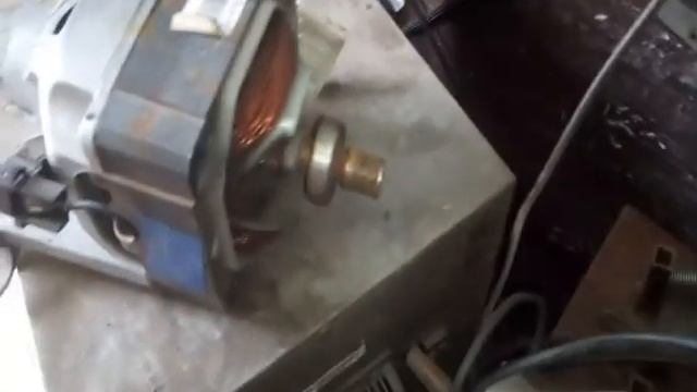 Как снять шкив с двигателя машинки автомат.Без съемника.Сделай Сам.