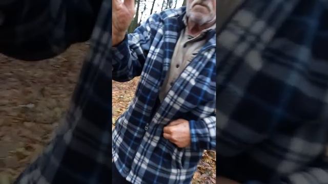 Дед кинул зигу!!! смотреть онлайн