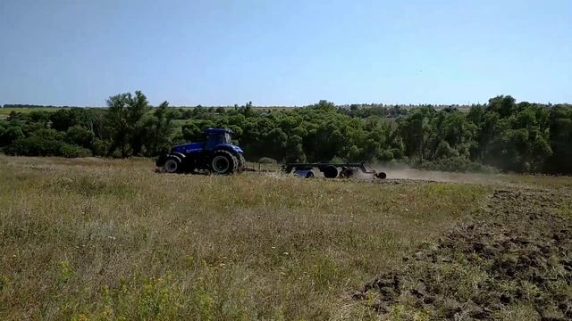 Дискуем целину на New Holland T8.390 смотреть онлайн