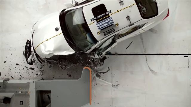 2014 Infiniti Q70 Crash test | AutoMotoTV смотреть онлайн