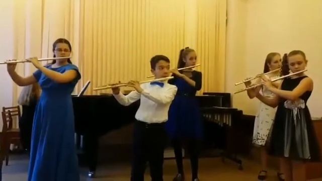 Ансамбль флейт "Тутти-флутти" Г.Свиридов " Вальс" смотреть онлайн