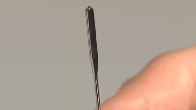 Установка иглы на Juki HZL-K85 смотреть онлайн