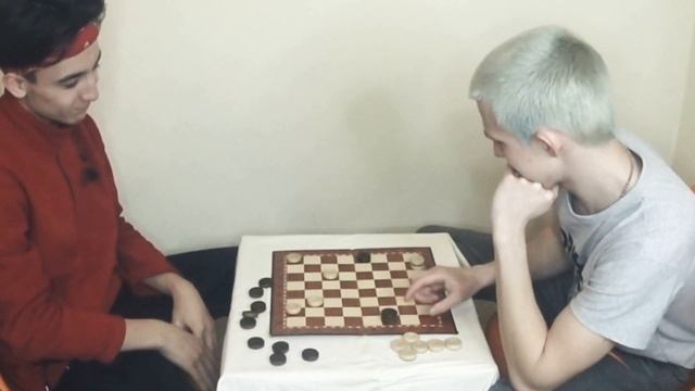 100 ошибок, которые не нужно повторять. Даня и Манучер из ТикТок играют в шашки! | #шашки смотреть онлайн