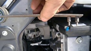 Как натянуть ремень генератора и кондиционера Лада Гранта фл 2019 .