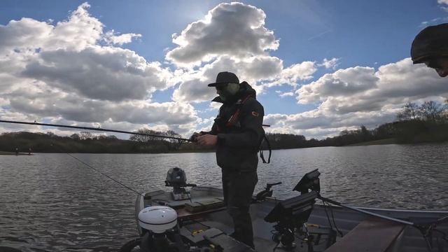 Trout fishing on Bewl reservoir | Lure fishing for trout смотреть онлайн