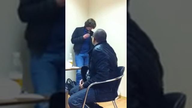 Дебил из Омска зашел в офис 2 смотреть онлайн