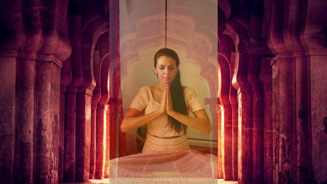 Dhanvantari Mantra by Cuca Roseta смотреть онлайн