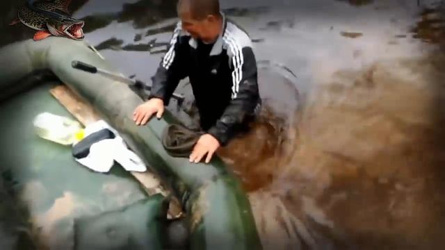 Угарные случаи на рыбалке.Пьяные рыбаки смотреть онлайн