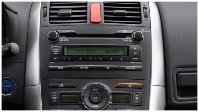Toyota Auris 1.8 FULL HYBRID DYNAMIC смотреть онлайн