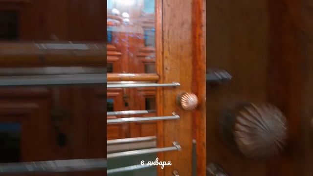 ВАГОНКА Зашла во Дворец Окунева смотреть онлайн