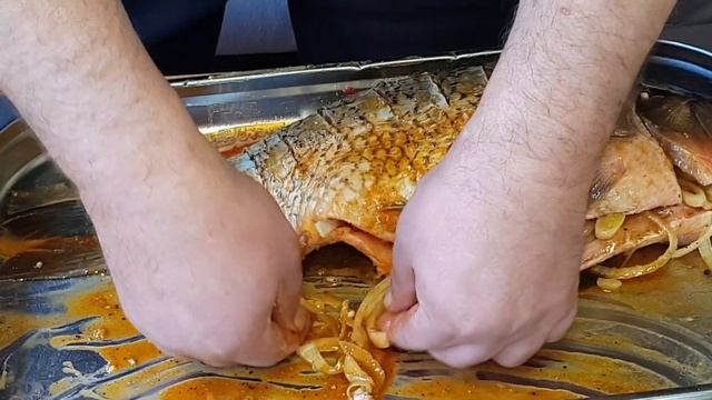 Если у меня есть Карп - то готовлю только так. МАРИНАД С ЧЕСНОКОМ И ДУШИСТОМ МАСЛОМ. смотреть онлайн