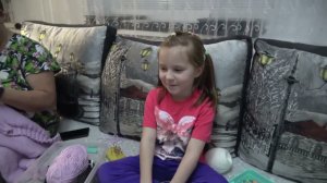 Прибираюсь в комодах. Саша вместо мамы снимает видео. 17.02.23.