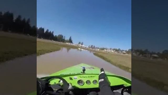 На лодке с ветерком смотреть онлайн