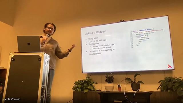 React Chicago July 2022 - "Getting data off the server and into React" by Jack Thorne смотреть онлайн