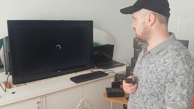 X96Q ANDROİD TV BOX TÜRKİYE. Mİ BOX ' X96Q NUN YANINDA HALT ETMİŞ. смотреть онлайн