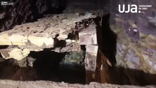 Watch A 4,000 Year Old Unopened Tomb Be Found смотреть онлайн
