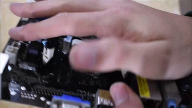 Montaggio nuova scheda madre asrock con intel pentium g2020 e un dissipatore enorme смотреть онлайн