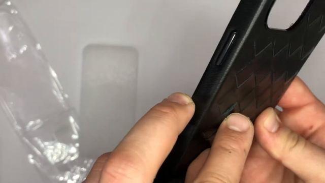 Видео обзор: Чехол для Apple Iphone 12 Pro Max плетеная натуральная кожа смотреть онлайн