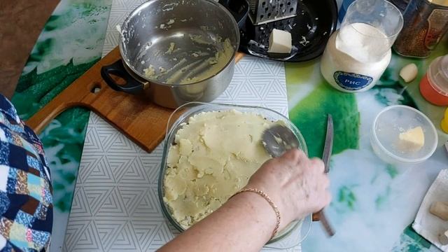 Картофельная запеканка. Готовим с мясом, а можно с грибами, а так же с маком и таком. 04.04.23 смотреть онлайн