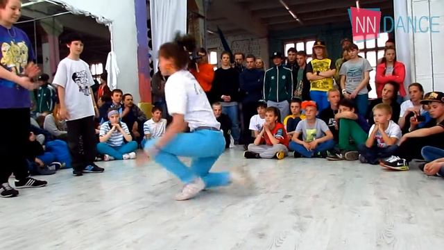 Аня Алымова VS Изили - 1/4 финала (2 круг) - Just Begun 3 (2013) смотреть онлайн