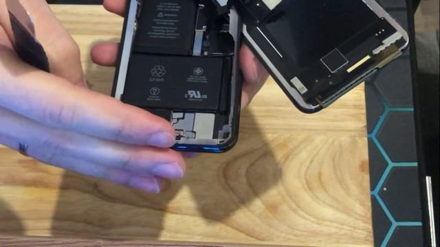 Как разобрать iphone не выкручивая болты? смотреть онлайн