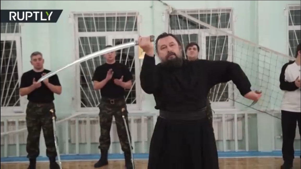 Опасный священник смотреть онлайн