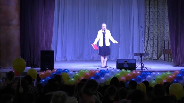 Сотрудники Московского ГБУ ЦД "Личность" привезли праздник беженцам из Донбасса в Московскую област смотреть онлайн